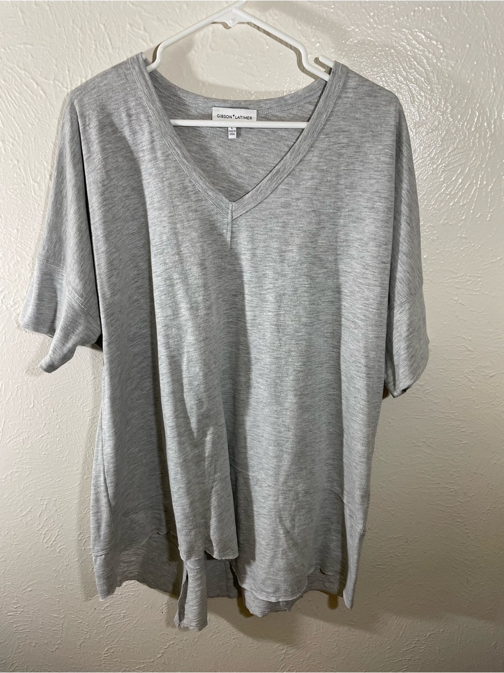 Gibson Latimer Heather Gray V-Neck Relaxed Top